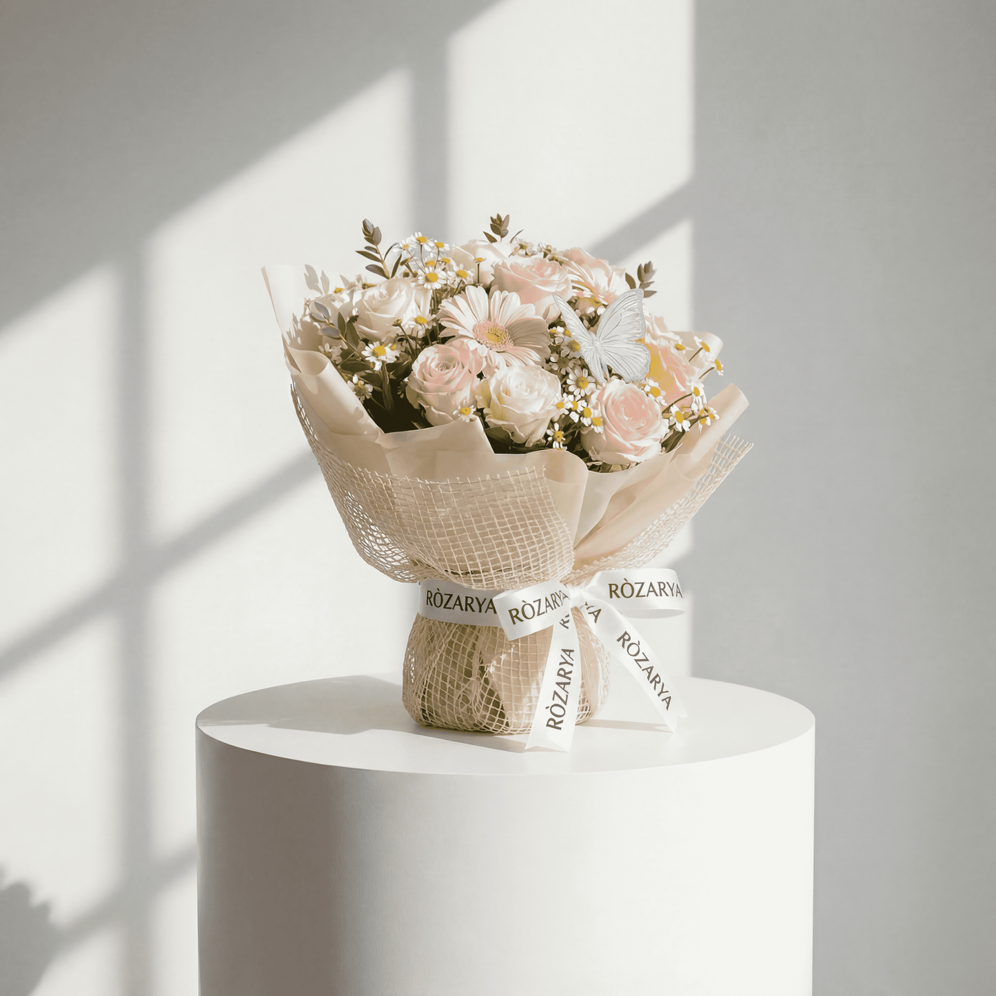 The Charming Daisy Bouquet