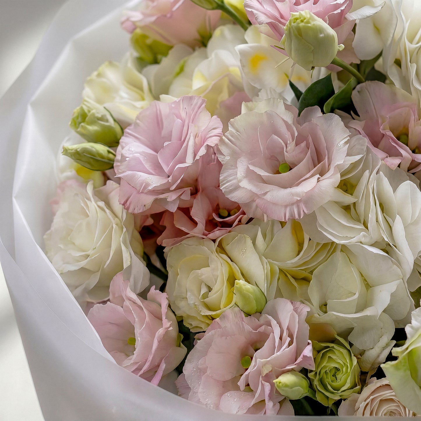 The Soft Romance Bouquet