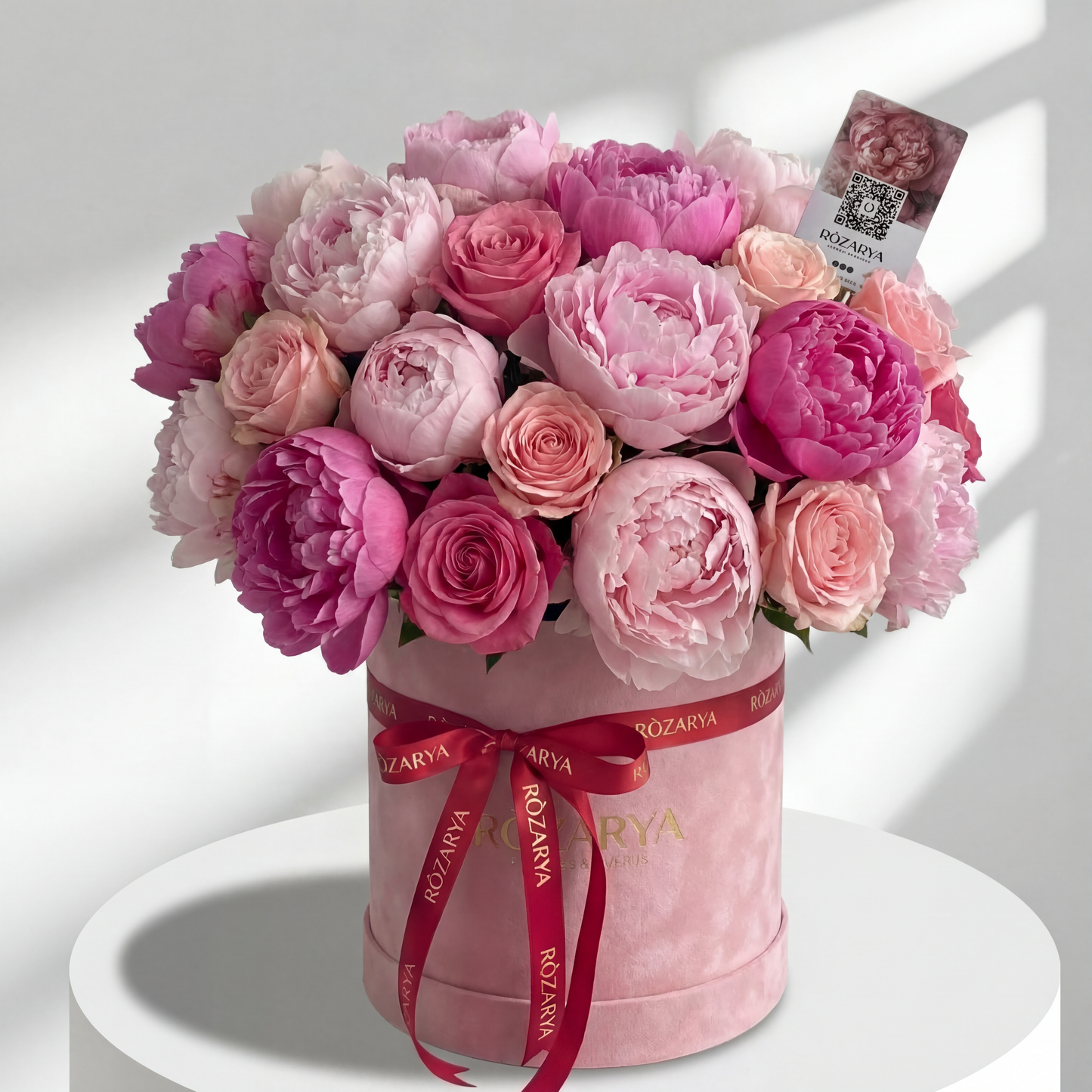 The Peony & Rose Pink Velvet Hatbox