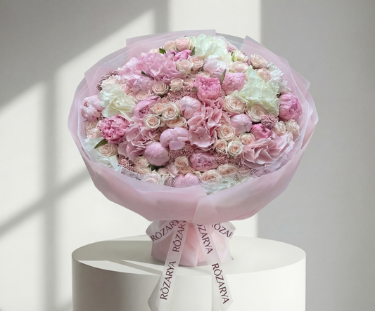 The Soft Lisianthus and Rosebud Dream