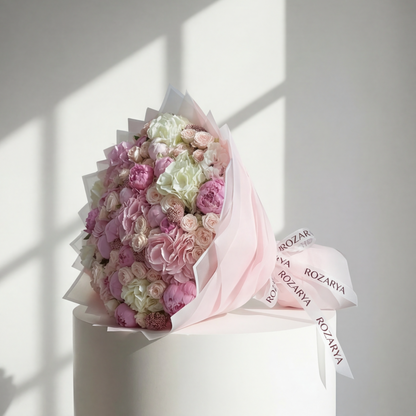 The Soft Lisianthus and Rosebud Dream