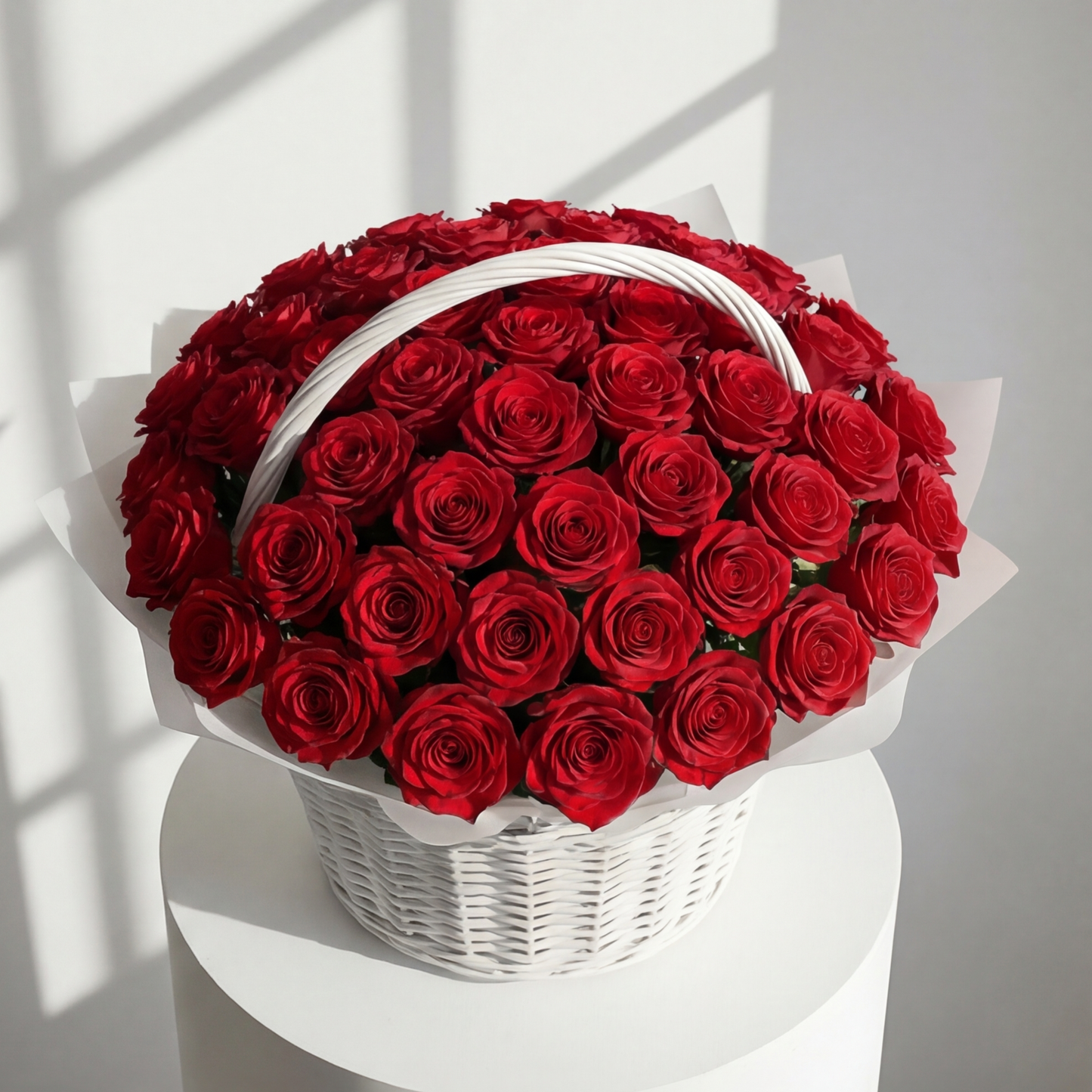 The Classic Grand Rose Basket