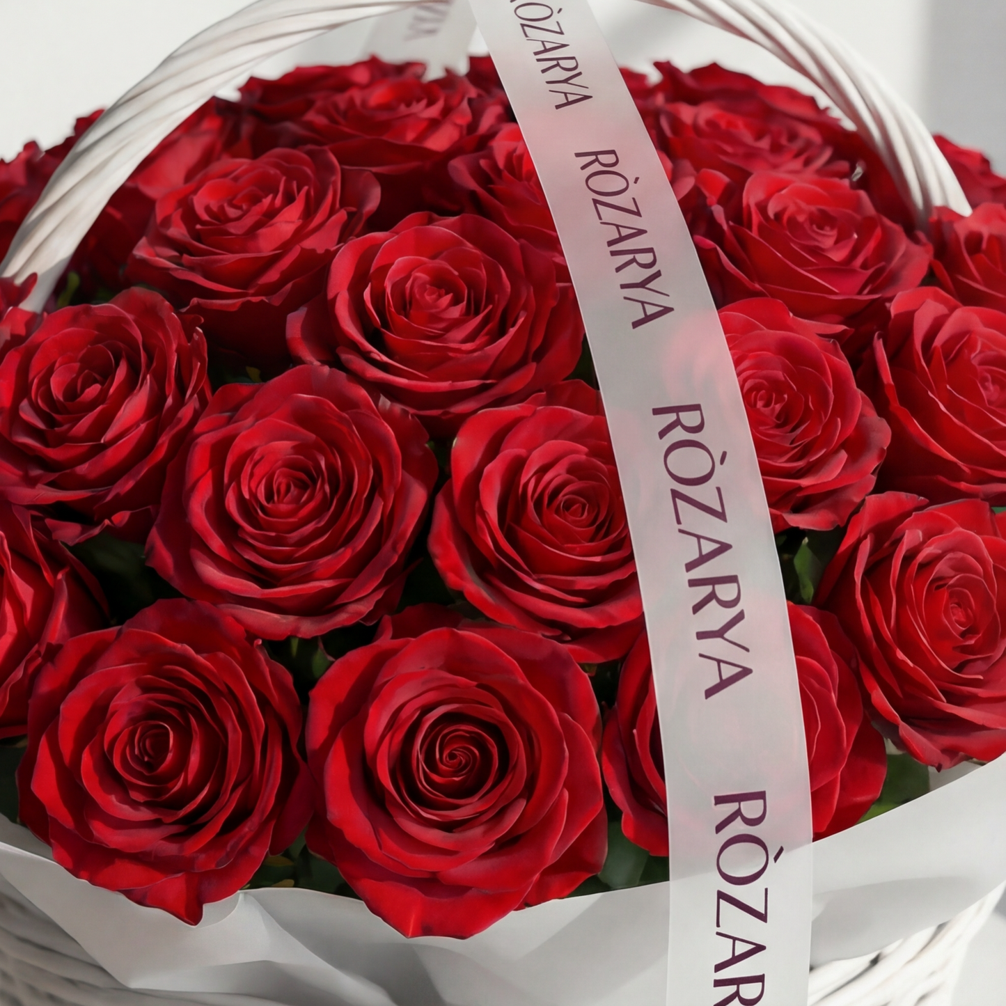 The Classic Grand Rose Basket